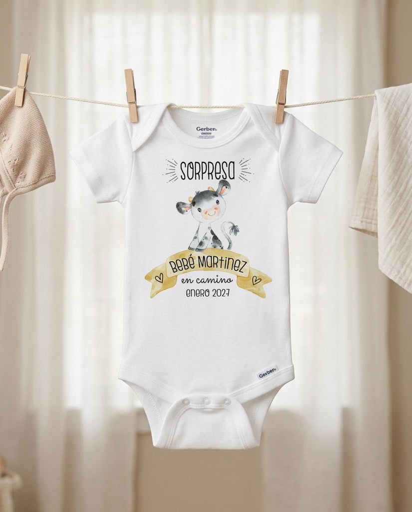 Spanish Pregnancy Reveal Bodysuit — Baby Gift for Abuelitos Farm Theme — Sorpresa Bebe en Camino